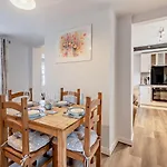 2 Bed In Oc-sz140