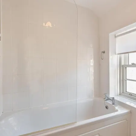 بيت للعطل 2 Bed In Oc-sz140 *
